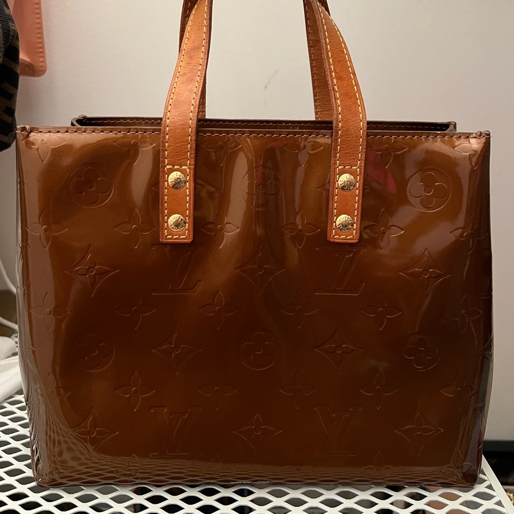 Preloved LV vernis reade PM